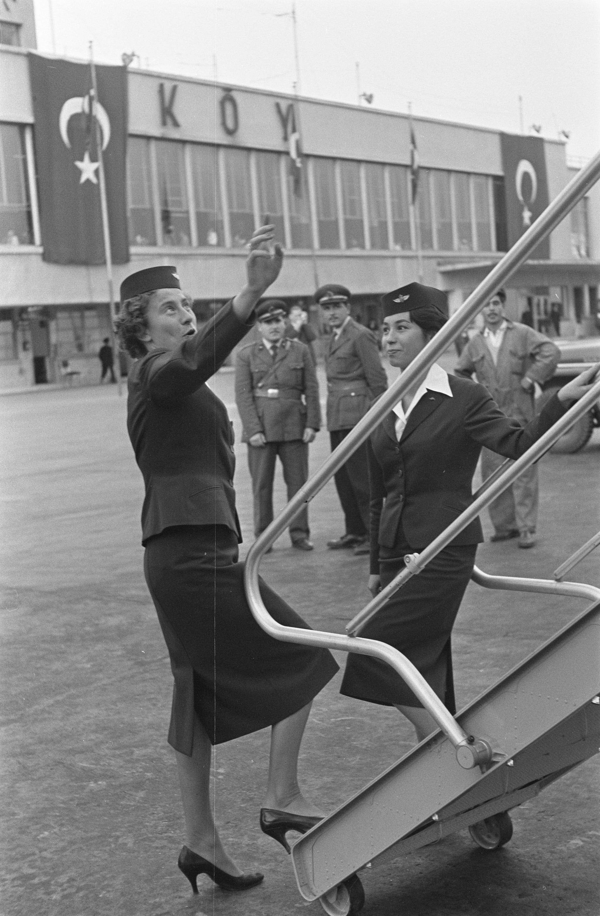 Istanbul, Turkey, in 1959 — Vraagteken vlucht Lockheed Electra naar Istanbul